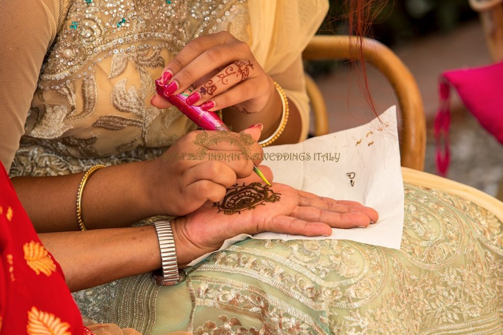 henna design by mehndi artist in italy 1024x683 - Hindu pre-wedding events in a Majestic villa in Tuscany