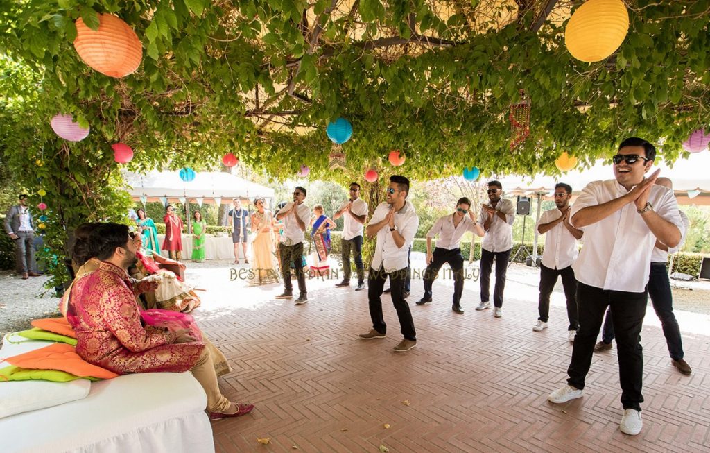 indian boys doing dance performance at hindu prewedding event in italy 1024x653 - Hindu pre-wedding events in a Majestic villa in Tuscany