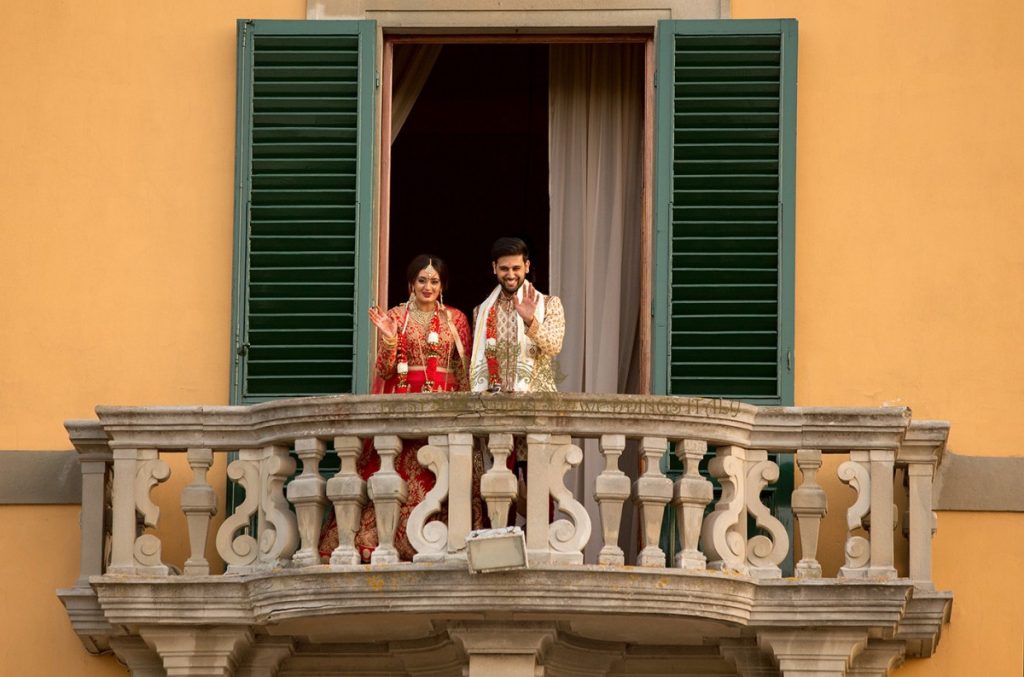 indian bride and groom before their entrance to the wedding reception 1024x677 - Gorgeous 3-day Indian Wedding celebrations in a Tuscan Villa