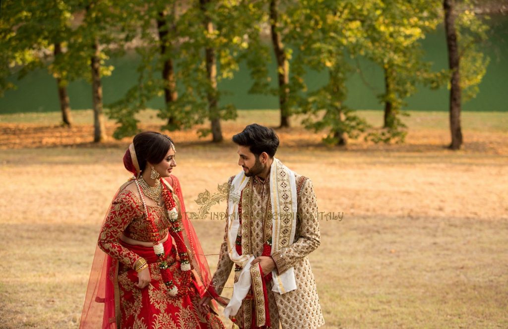 indian marriage in italy hindu couple 1024x664 - Gorgeous 3-day Indian Wedding celebrations in a Tuscan Villa