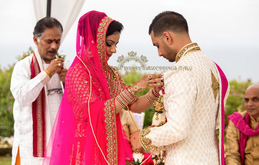 So13 1024x652 - Emotional Hindu Wedding in Sorrento