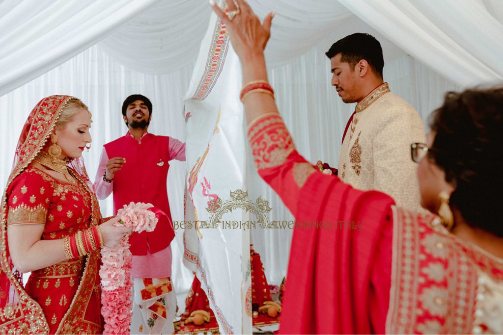 hindu wedding in italy 23 1024x683 - Intimate indoor Hindu wedding in Florence