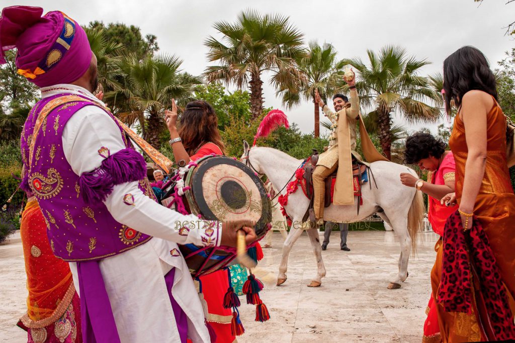 hindu wedding in Italy 13 1024x683 - Romantic Indian beach wedding in Paestum, Italy