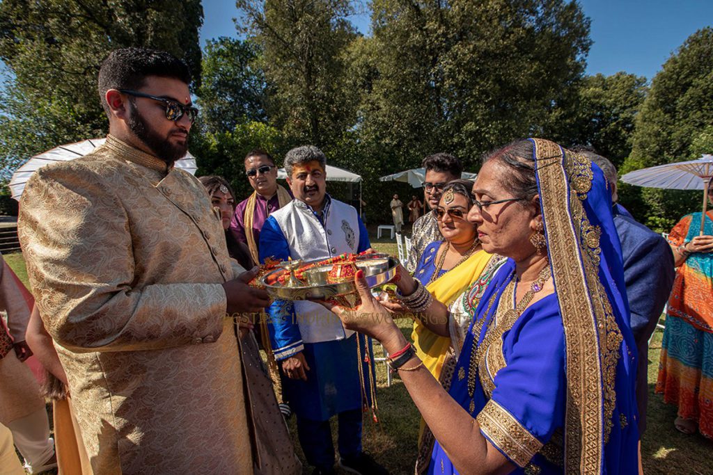 hindu wedding in Tuscany 10 1024x683 - Intimate Hindu wedding in Italy in white and green