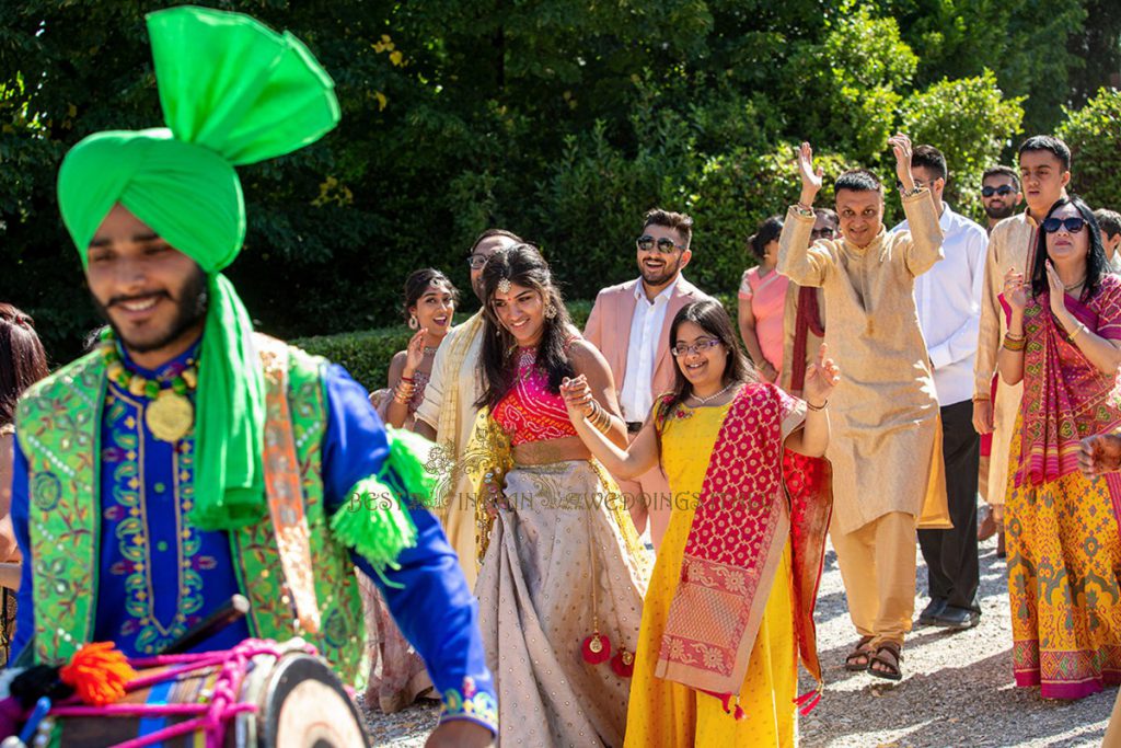 hindu wedding in Tuscany 11 1024x683 - Intimate Hindu wedding in Italy in white and green