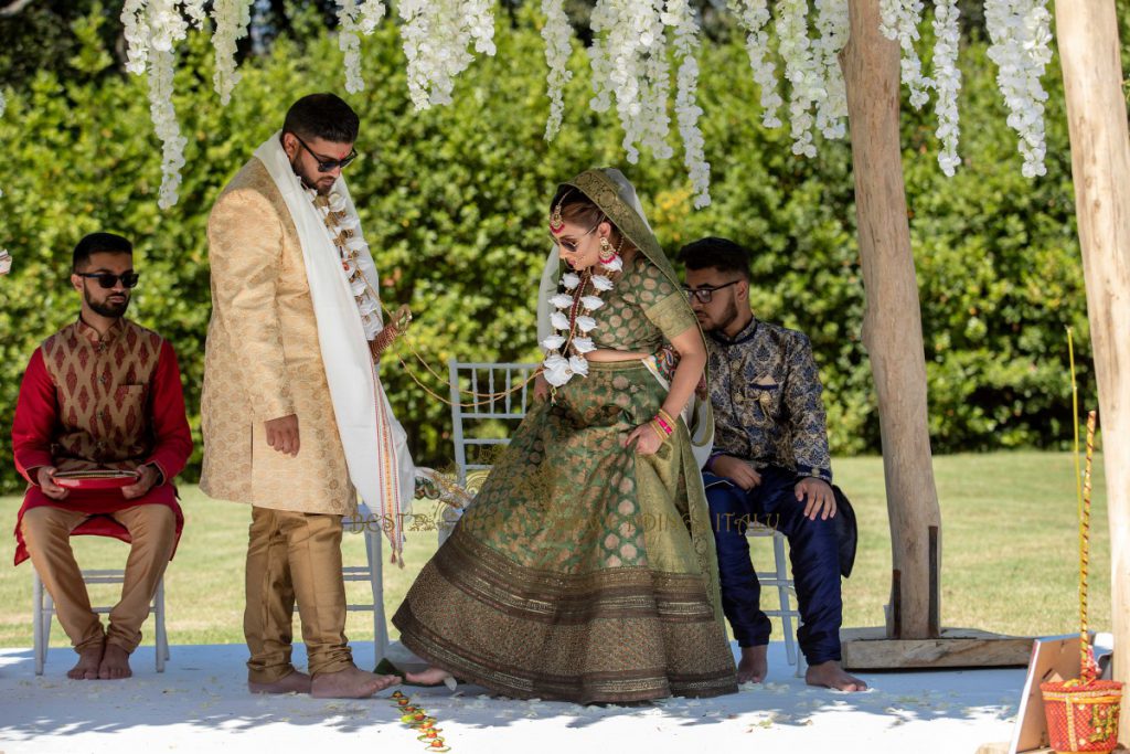 hindu wedding in Tuscany 21 1024x683 - Intimate Hindu wedding in Italy in white and green