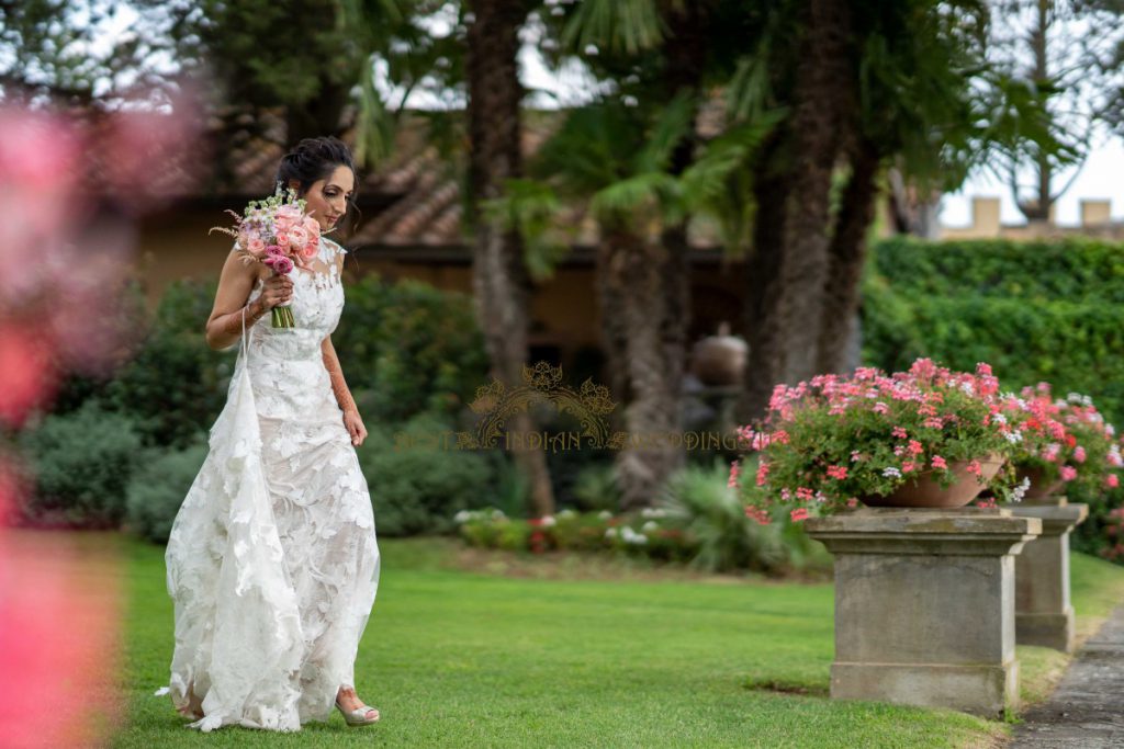 civil wedding italy indian bride 1024x683 - Glamorous legal wedding in Tuscany