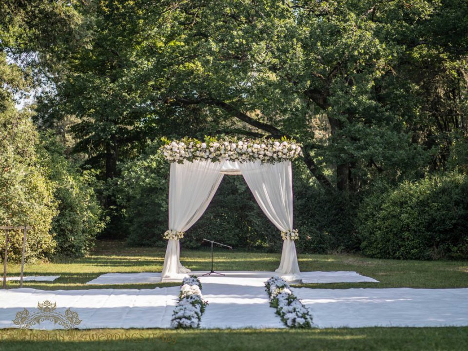 mandap setup italy 1 960x720 - Mandap