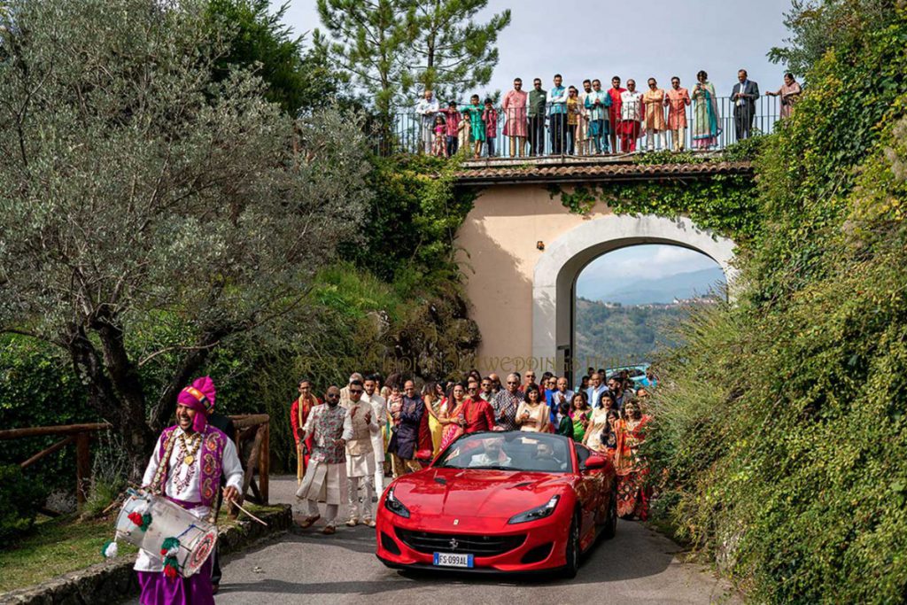 Indian wedding in Italy baraat parade 1024x683 - High level Hindu wedding in Tuscany