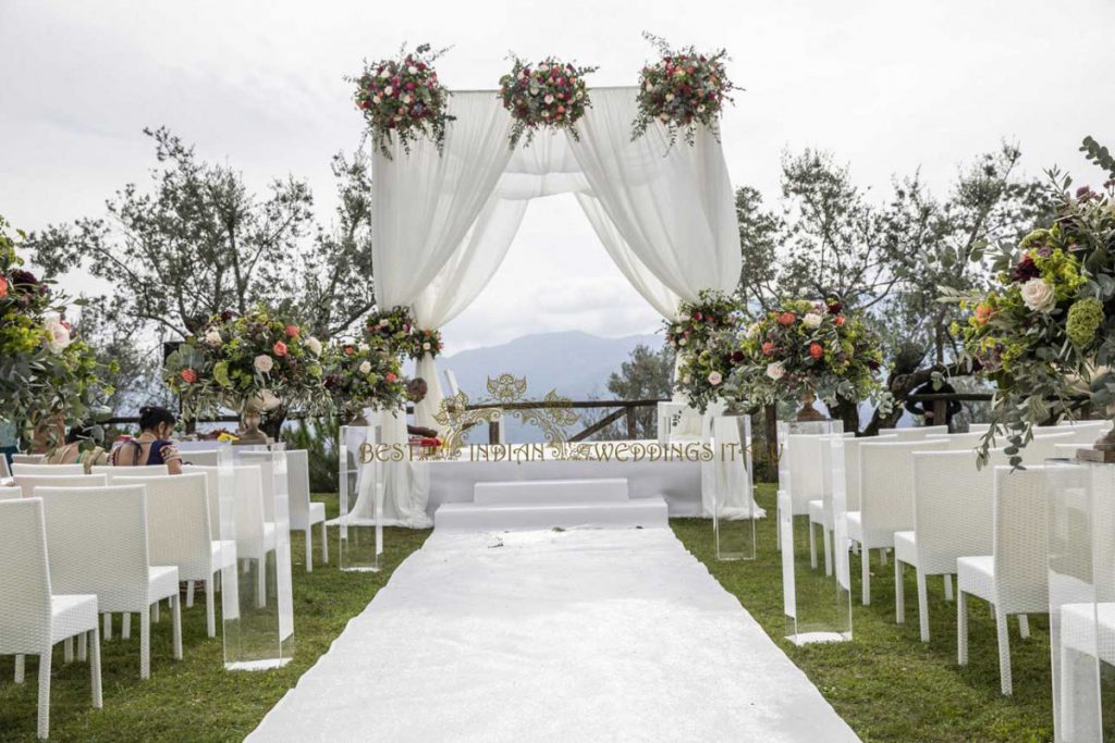 Indian wedding in Italy ceremony setup 1024x683 - High level Hindu wedding in Tuscany