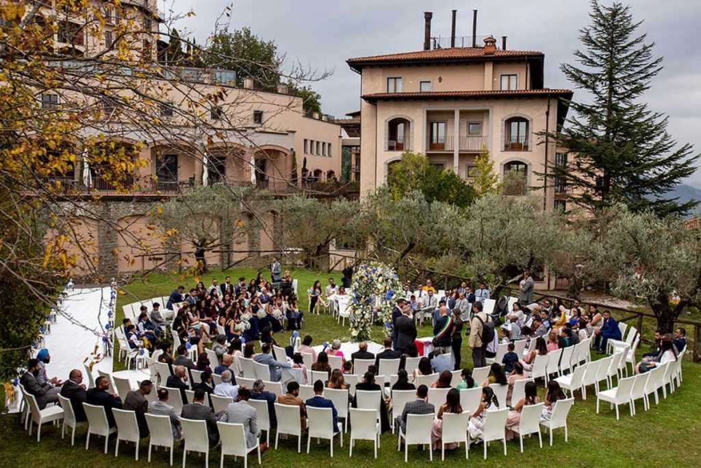 civil wedding in tuscany ceremony 1 1024x683 - Glamorous civil wedding in a classy resort in Tuscany