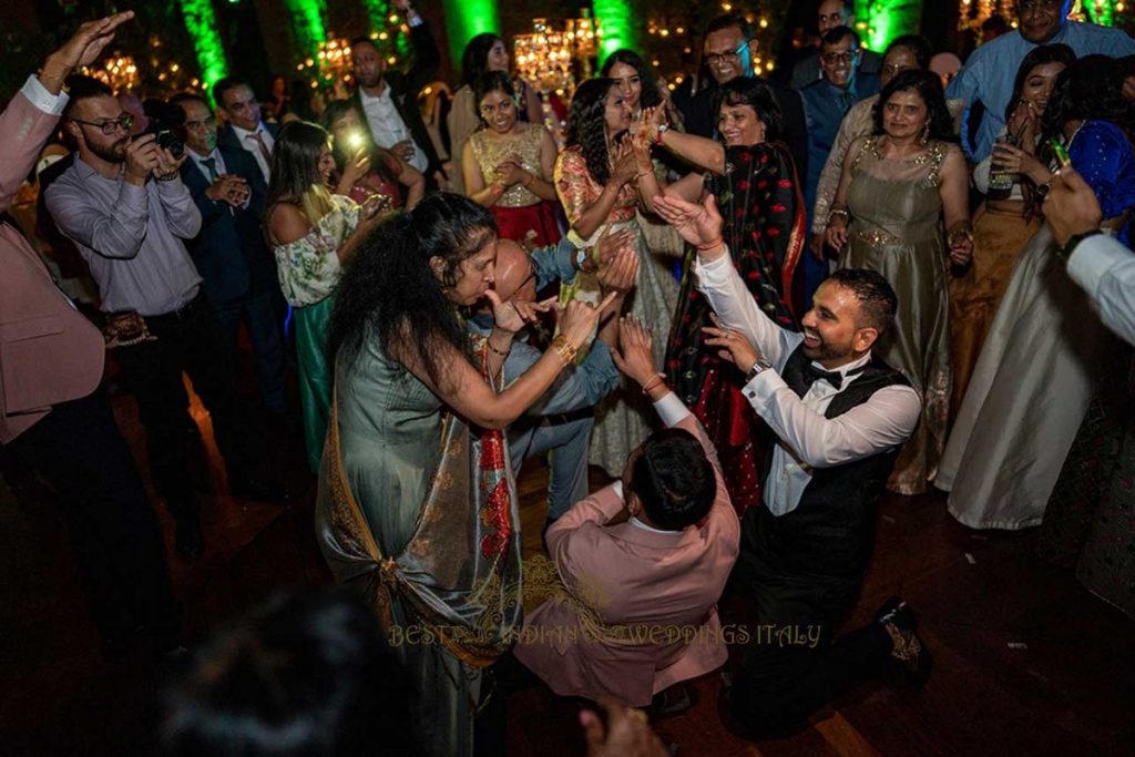 civil wedding italy night dance 1024x683 - Glamorous civil wedding in a classy resort in Tuscany