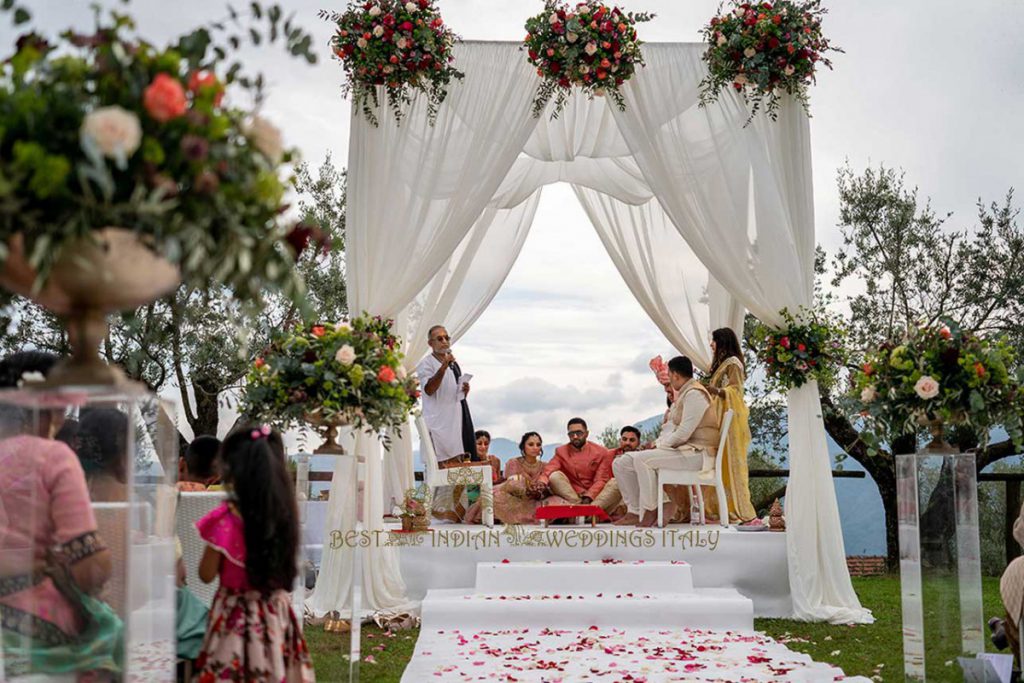 hindu wedding in Italy mandap 1 1024x683 - High level Hindu wedding in Tuscany