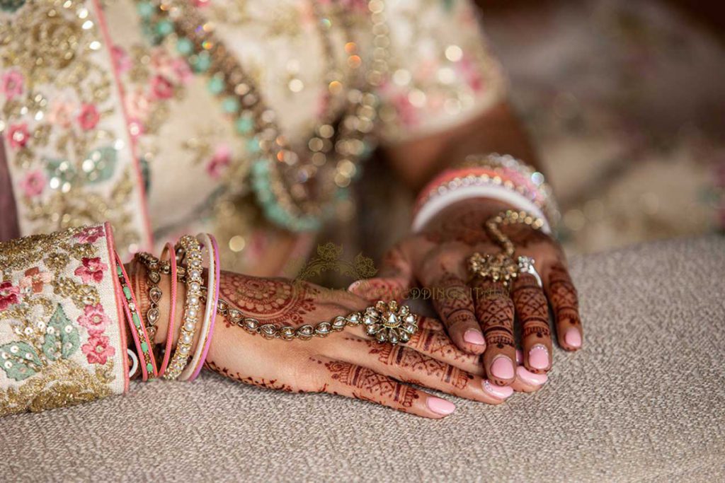 indian wedding in Tuscany henne decor 1024x683 - High level Hindu wedding in Tuscany