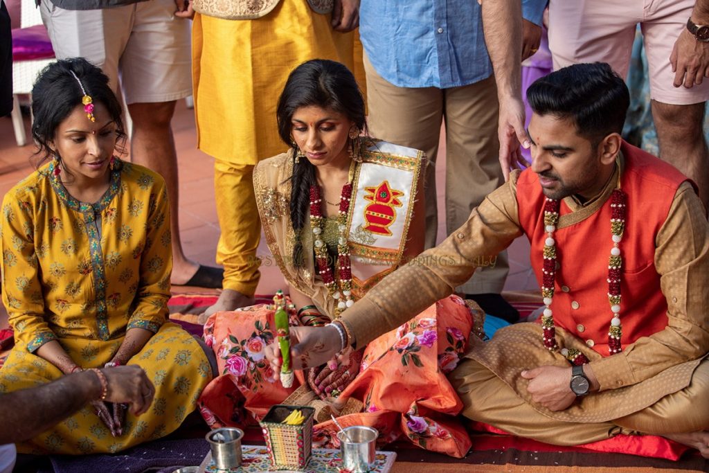 puja for indian bride in tuscany 1024x683 - Pre-wedding Hindu functions in Tuscany, Italy