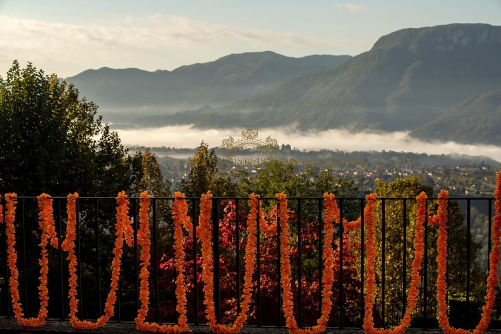 marigold garlands to decorate indian prewedding event in italy 1024x683 - Pre-wedding Hindu functions in Tuscany, Italy