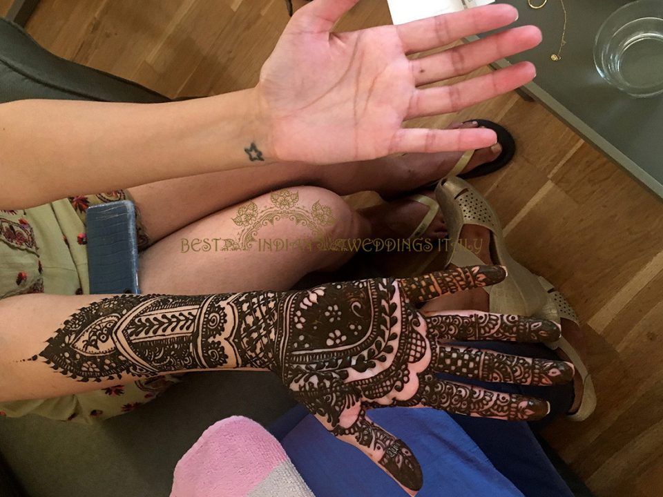 bridal henna wedding italy 960x720 - Mehndi artists in Italy