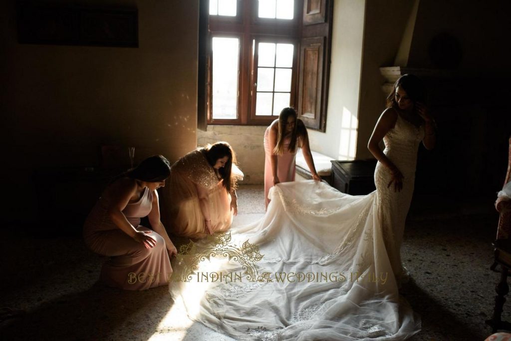 sikh bride getting ready for indian wedding 1024x683 - Luxury Indian wedding on the lake in Italy