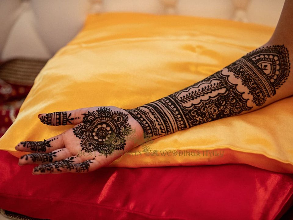 indian wedding henna artist italy 960x720 - Mehndi artists in Italy