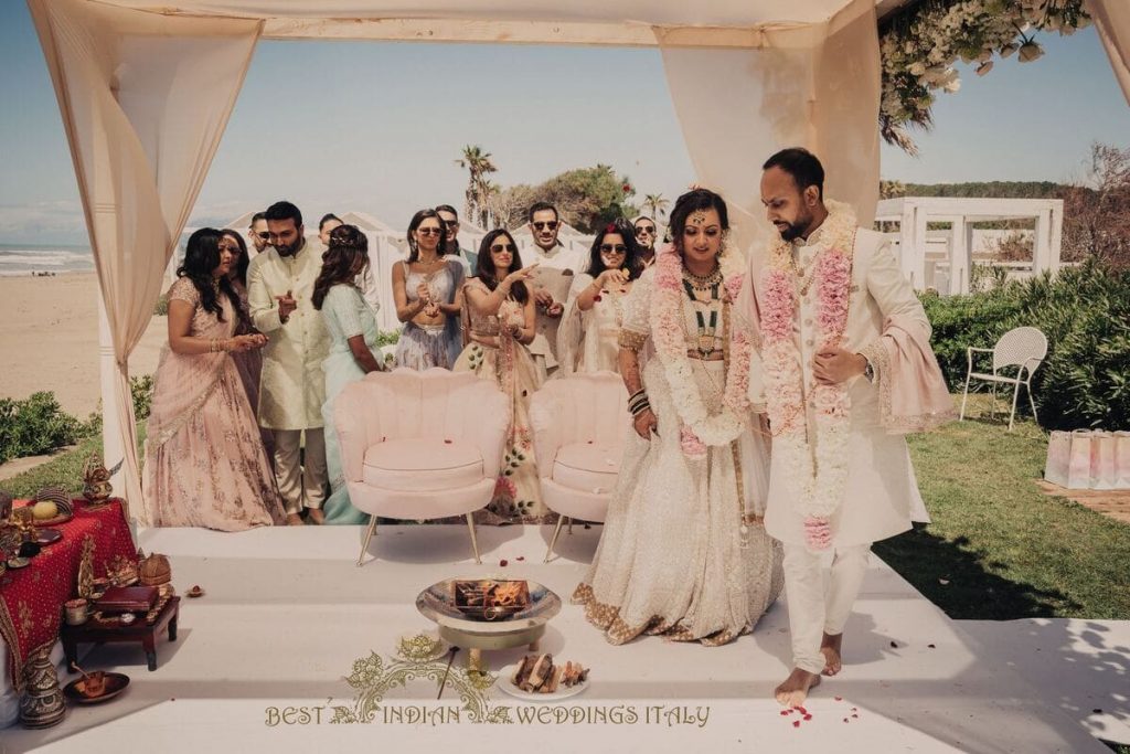 indian couple doing pheras 1024x683 - Beautiful seaside Indian wedding in Southern Italy