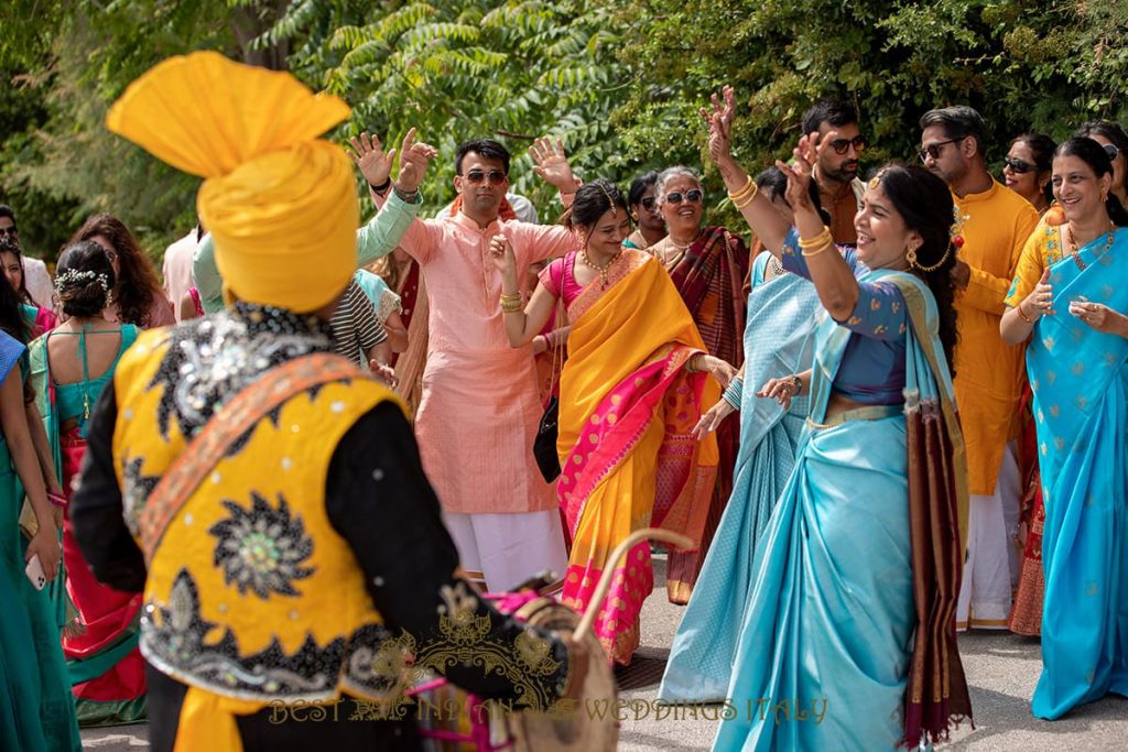 dhol player for indian wedding in sorrento 1024x683 - Tamil and Gujarati Hindu wedding on the Amalfi coast