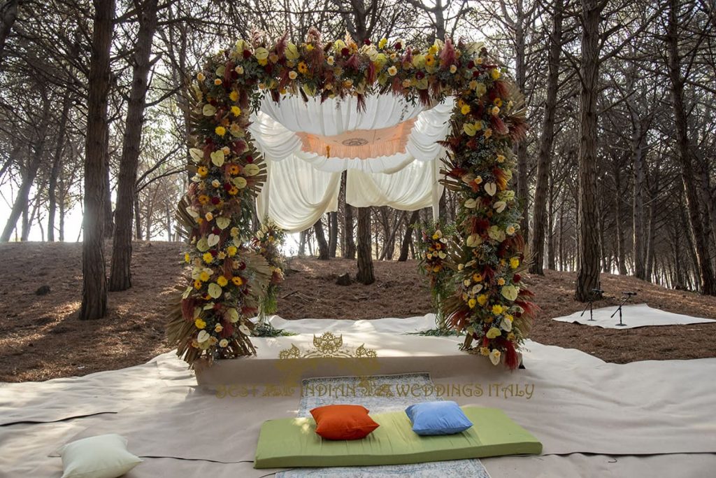 wooden mandap 1 1024x683 - Mystical Sikh wedding in the woods of the Amalfi coast