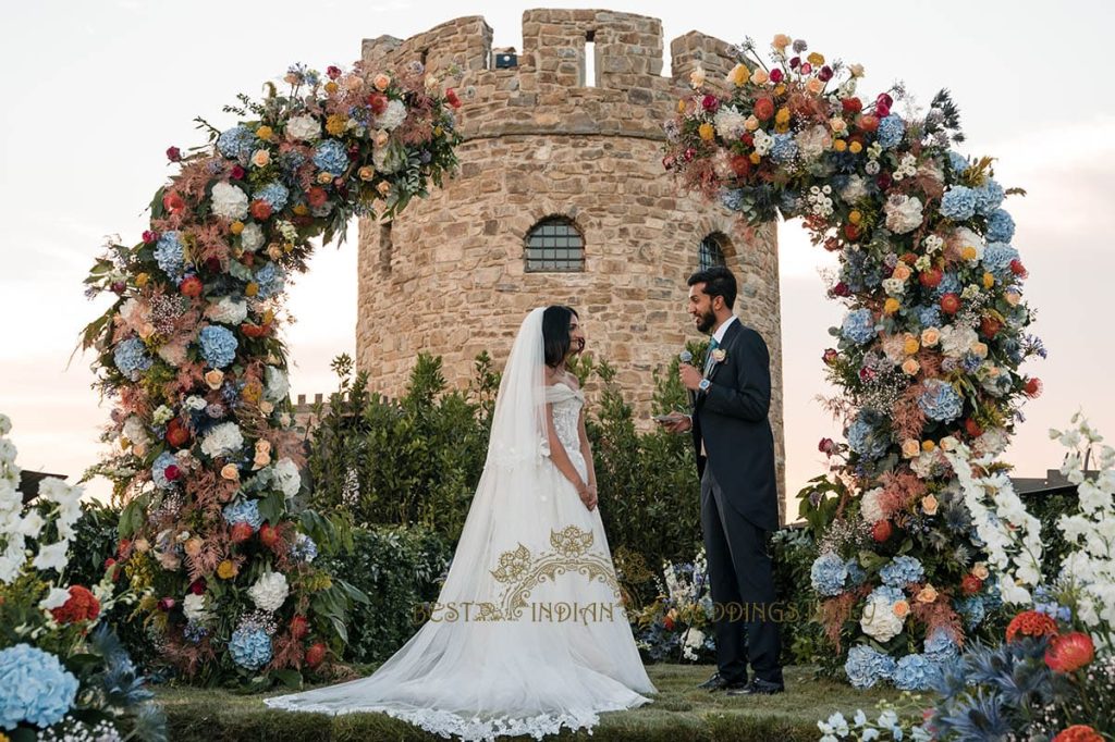 multicolor flowers wedding arch 1024x682 - Fairy tale symbolic wedding in an Italian castle overlooking the sea