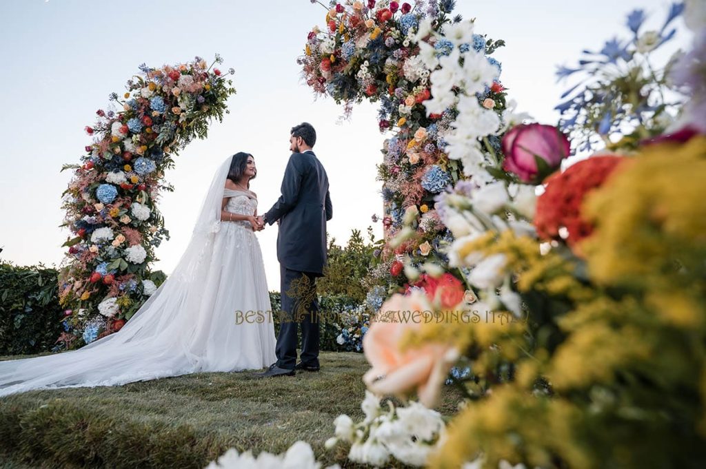 white dress wedding ceremony italy 1024x681 - Fairy tale symbolic wedding in an Italian castle overlooking the sea