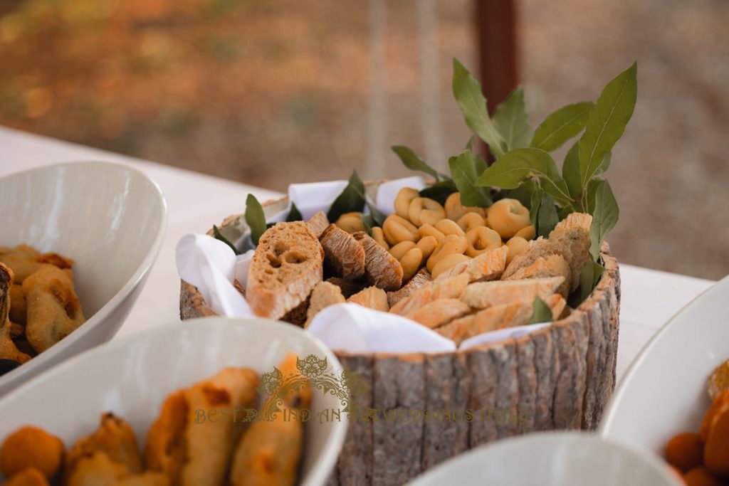 food presentation at weddings in italy 1024x683 - Intimate civil wedding in Italy among the vineyards