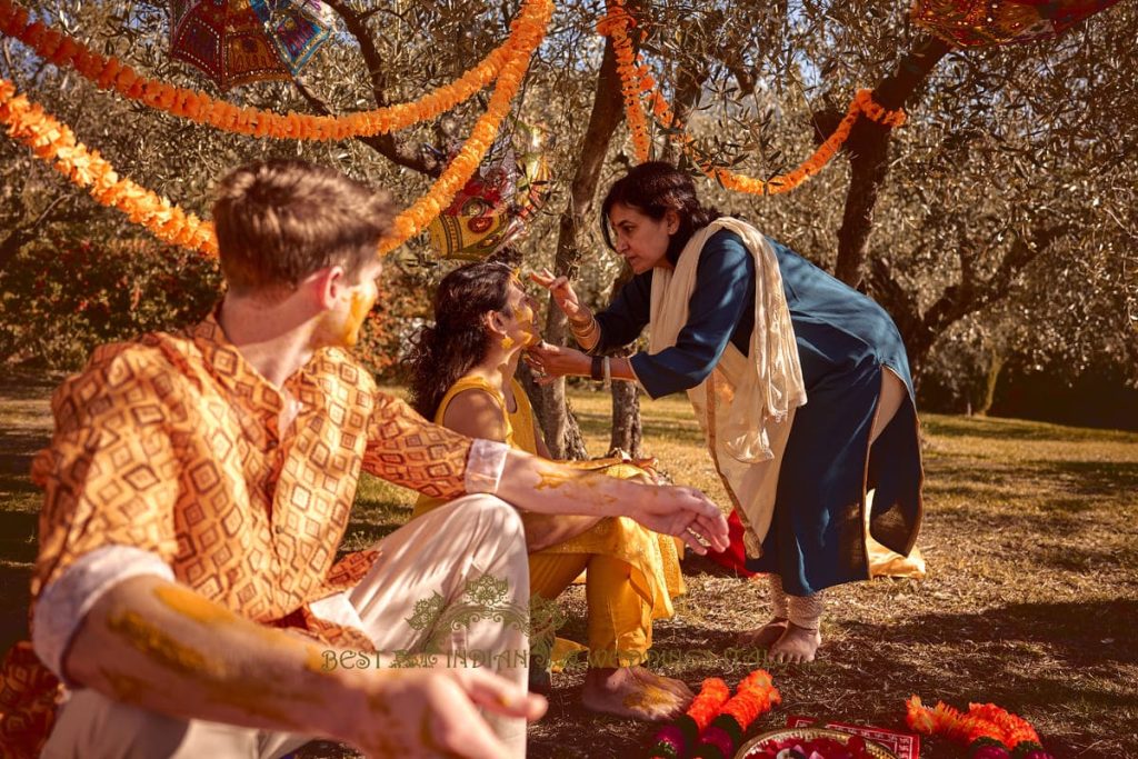 haldi in tuscany 1024x683 - Fusion Marathi Hindu wedding in a panoramic Villa in Tuscany