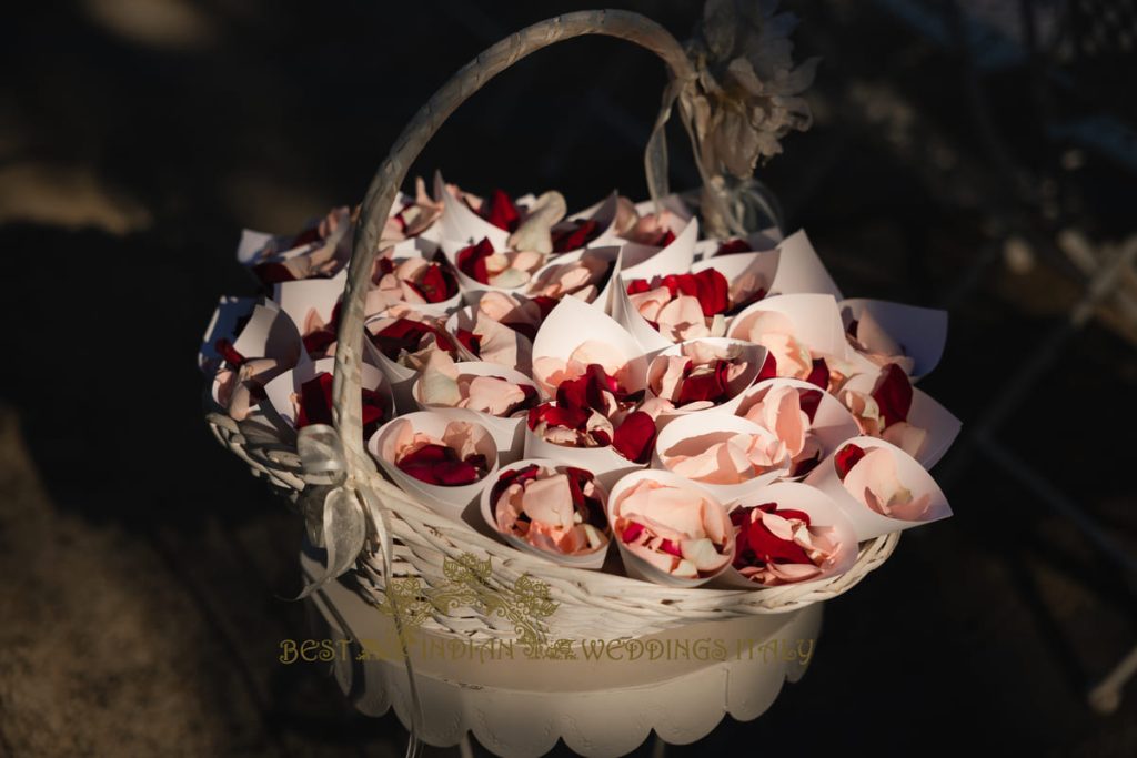 rose petals for civil ceremony italy 1024x683 - Intimate civil wedding in Italy among the vineyards