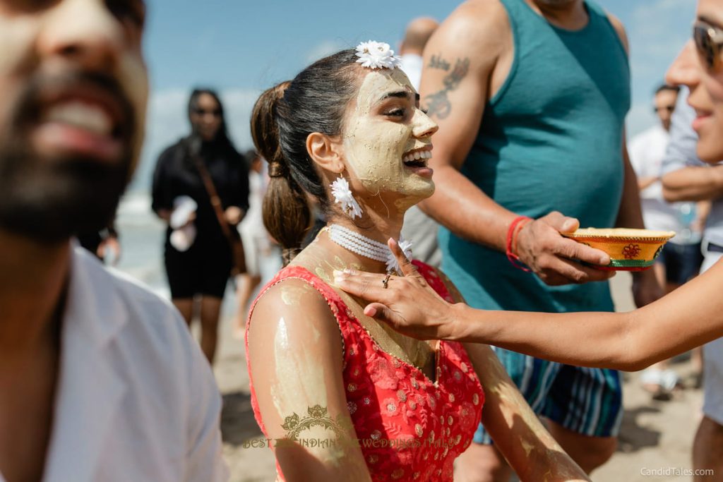 haldi ceremony on the beach 1024x683 - 4-days Indian beach wedding celebrations in Italy