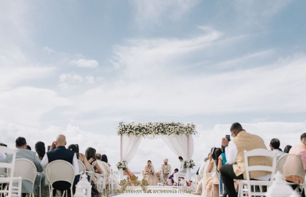 indian mandap on the sea in italy 1024x660 - 4-days Indian beach wedding celebrations in Italy