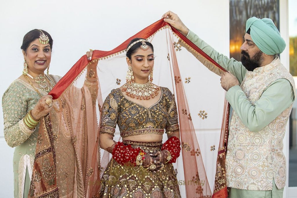 sikh bride dupatta 1024x683 - Outdoor Sikh wedding ceremony in Italy