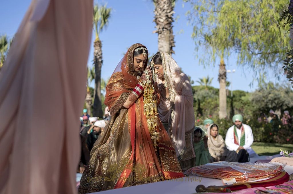 sikh bride wedding italy 1024x680 - Outdoor Sikh wedding ceremony in Italy