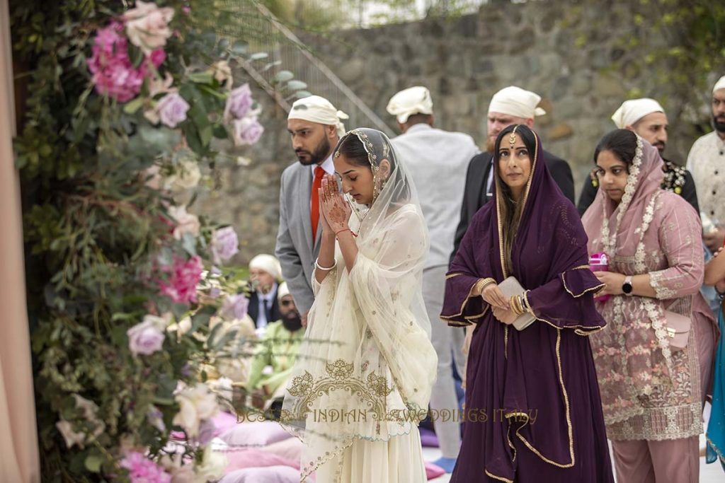 anand karaj ceremony italy 1024x683 - Elegant Sikh wedding ceremony in the countryside of Italy