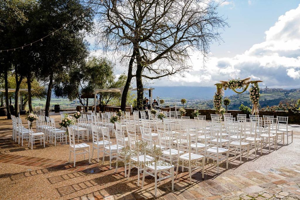 civil wedding ceremony umbria 1024x683 - Romantic legal wedding in a beautiful castle in Italy