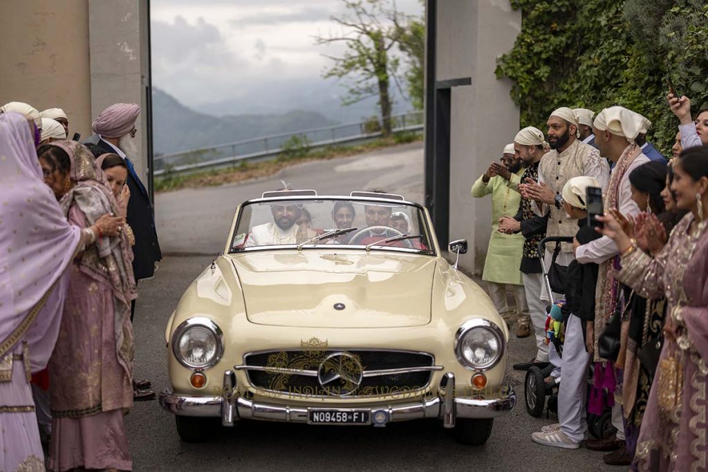 classic car baraat italy 1024x683 - Elegant Sikh wedding ceremony in the countryside of Italy