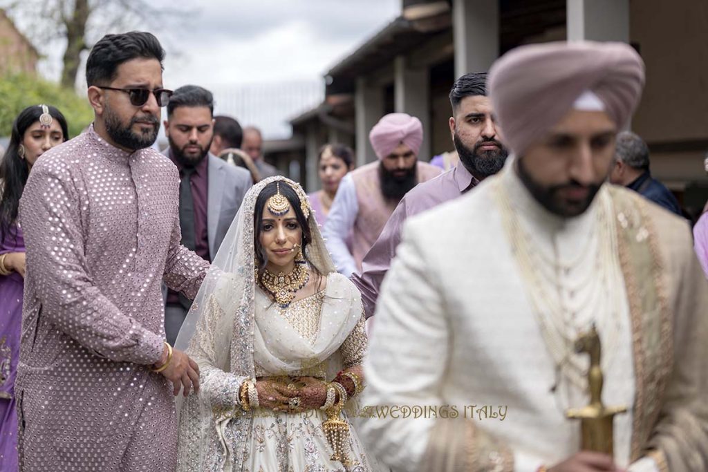 doli sikh ceremony ritual italy 1024x683 - Elegant Sikh wedding ceremony in the countryside of Italy