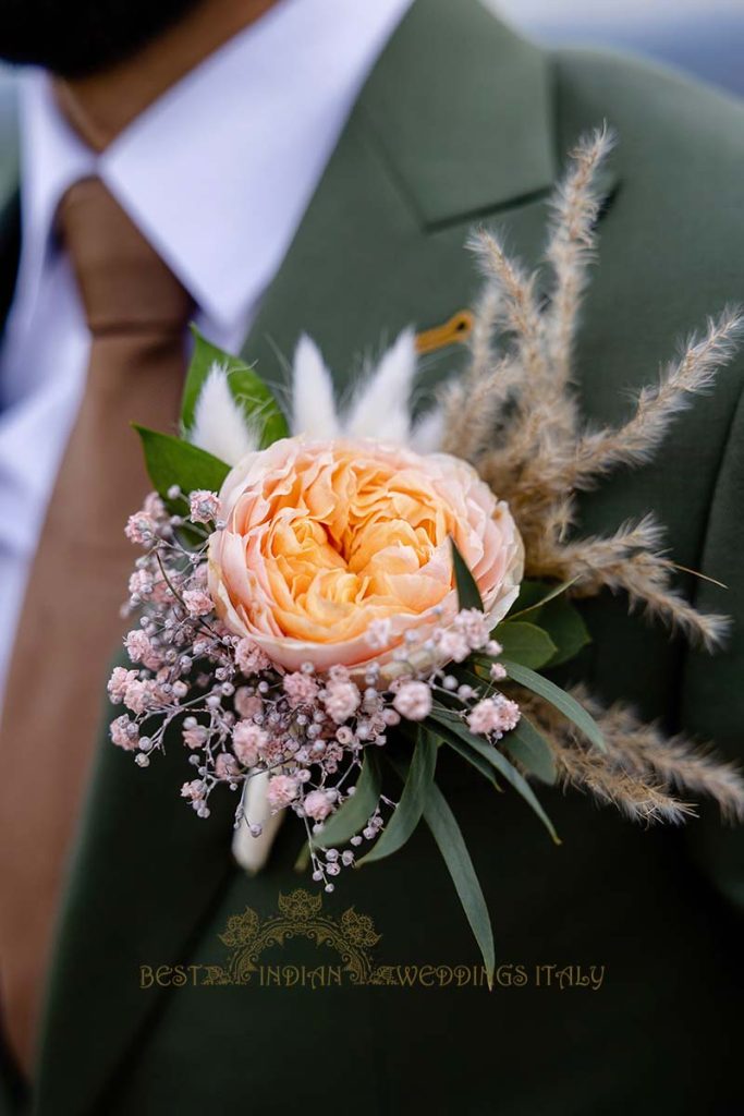 floral buttonhole 683x1024 - Romantic legal wedding in a beautiful castle in Italy