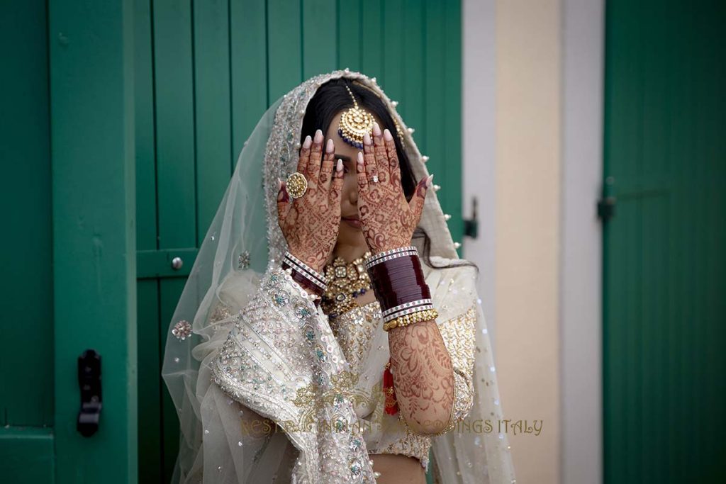 indian bride mehndi henna artist italy 1024x683 - Elegant Sikh wedding ceremony in the countryside of Italy