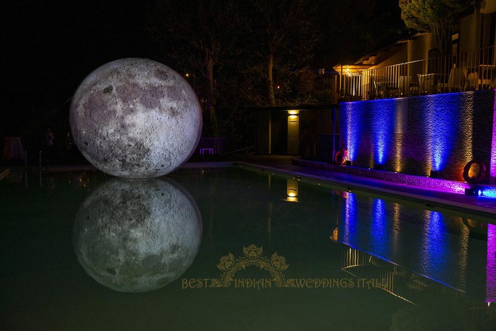 moon projection indian wedding italy 1024x683 - Sikh pre-wedding events in Italy with a wow-factor