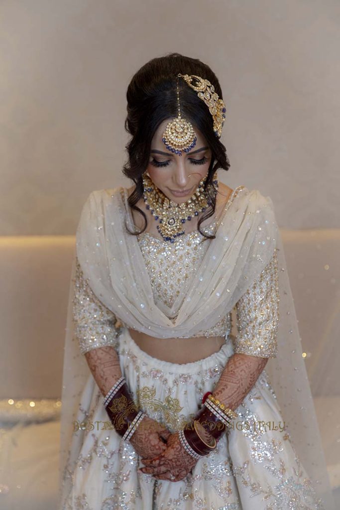 sikh bride italy getting ready ceremony 683x1024 - Elegant Sikh wedding ceremony in the countryside of Italy