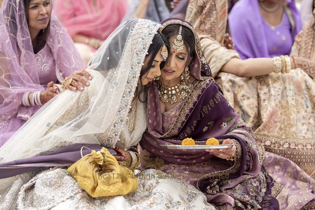 sikh bride wedding dupatta 1024x683 - Elegant Sikh wedding ceremony in the countryside of Italy