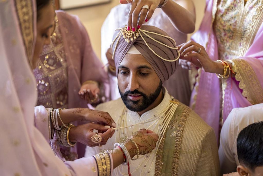 sikh groom ceremony getting ready italy 1024x683 - Elegant Sikh wedding ceremony in the countryside of Italy