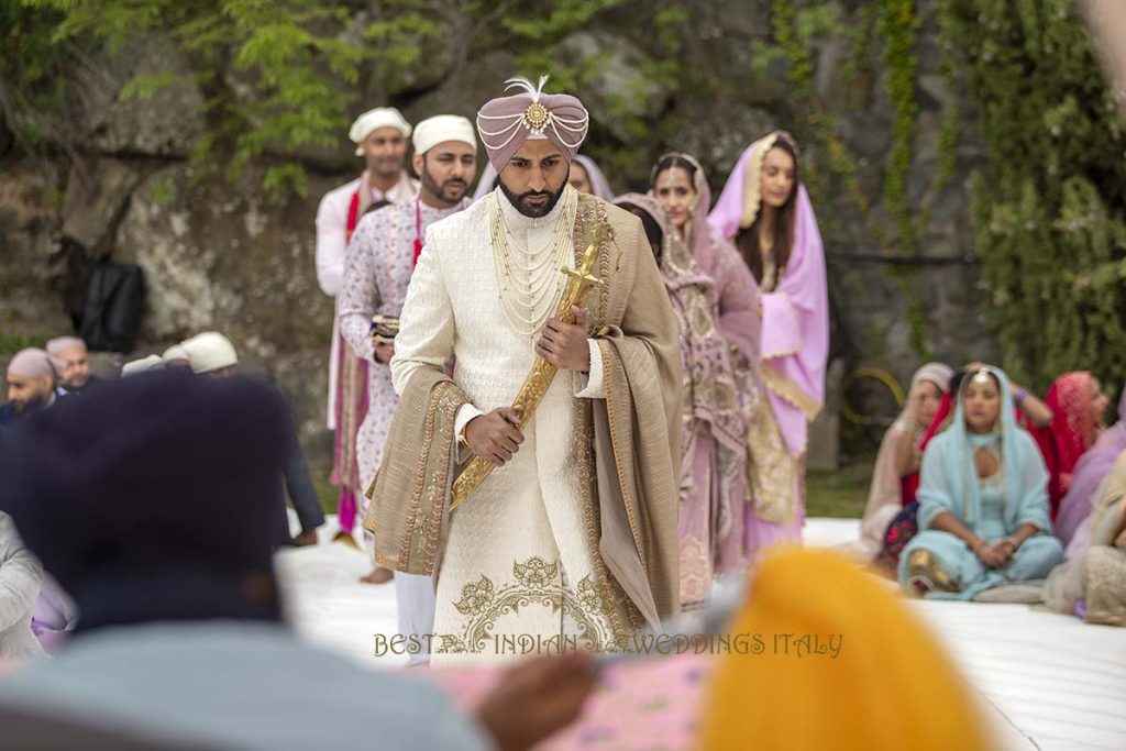 sikh groom wedding italy 1024x683 - Elegant Sikh wedding ceremony in the countryside of Italy