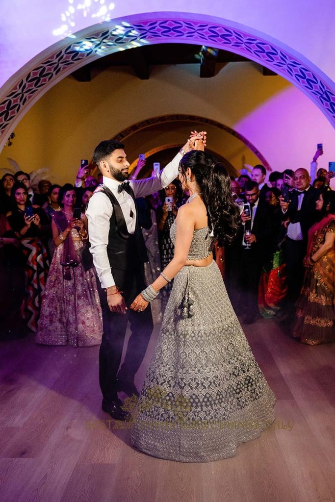 first dance indian couple italy 683x1024 - Beautyful Hindu wedding in Italy despite the bad weather