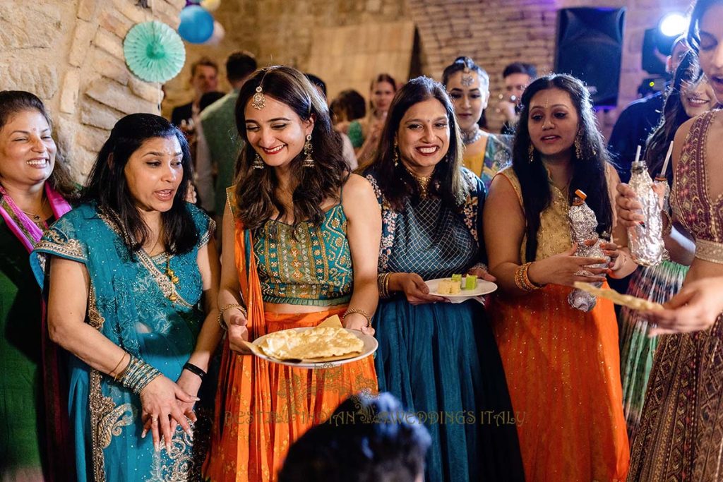 funny games indian pre wedding 1024x683 - Beautyful Hindu wedding in Italy despite the bad weather