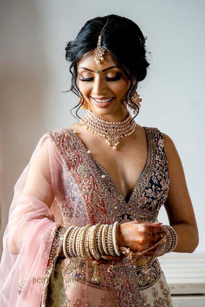 indian bridal makeup artist 683x1024 - Beautyful Hindu wedding in Italy despite the bad weather