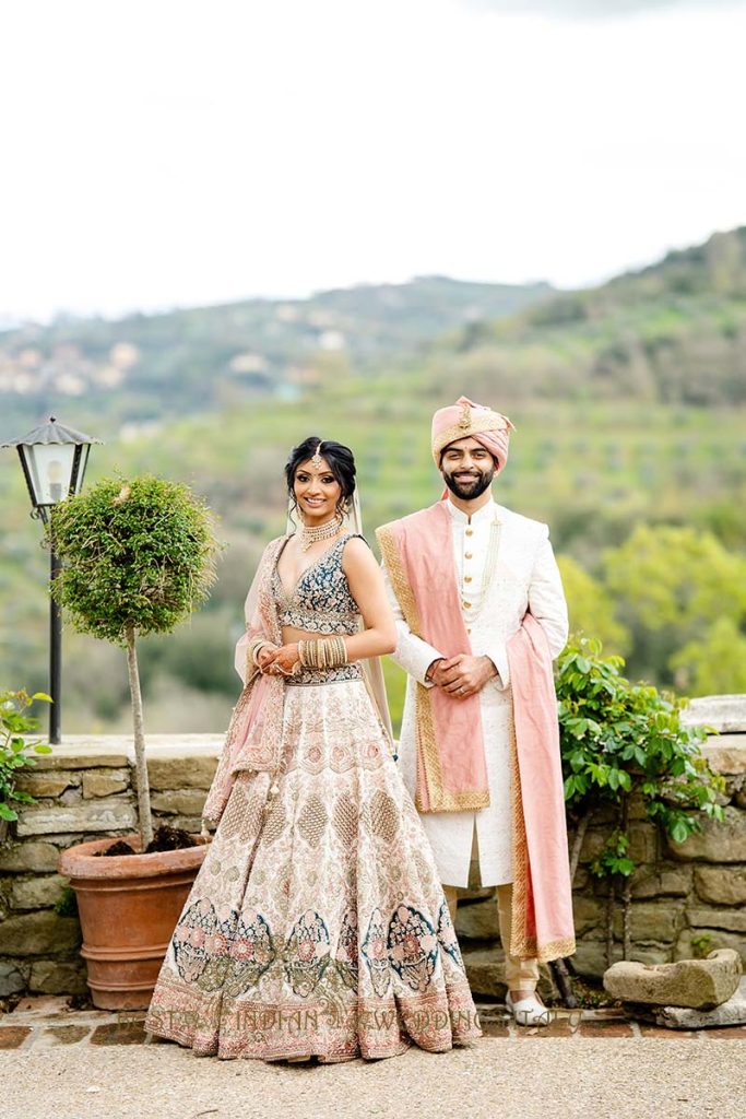 indian couple castle wedding italy 683x1024 - Beautyful Hindu wedding in Italy despite the bad weather